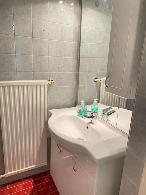 Dachwohnung Mit Seeblick Altmünster Екстериор снимка
